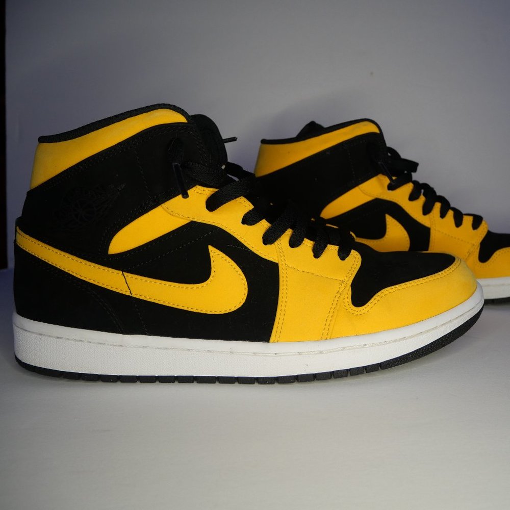 JORDAN 1 RETRO MID 'REVERSE NEW LOVE'